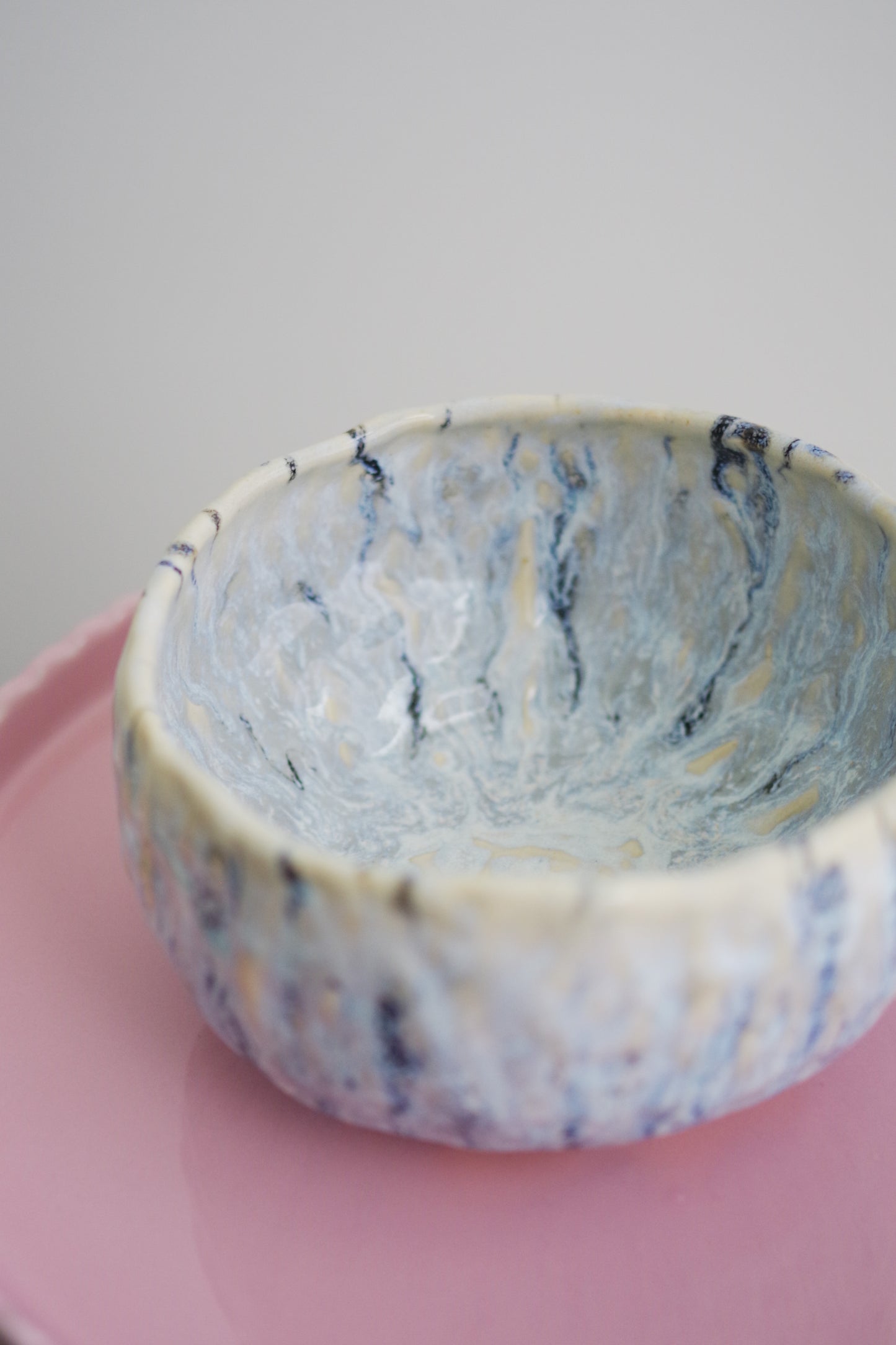 Black and white large drippy bowl